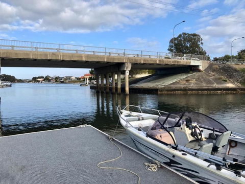 Private Canal Duplex With Pontoon Oleander Drive Bongaree - Accommodation NSW 6