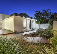 Just in Paradise Waterfront 5 Bedroom Deluxe House Central Broadbeach Location - Accommodation NSW