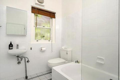 Spacious Two Bedroom Apartment In Crows Nest HUNT1 - Accommodation NSW 0