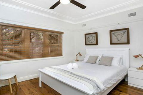 Spacious Two Bedroom Apartment In Crows Nest HUNT1 - Accommodation NSW 3