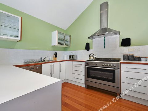 Family Friendly Weatherboard Cottage - Accommodation NSW 5
