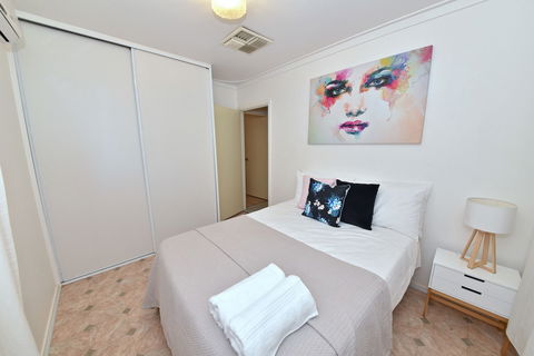 Comfy Home Near Airport & City 2280 - Accommodation NSW 2