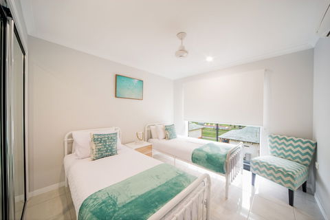 Airlie On Main Street Airlie Beach - Accommodation NSW 4