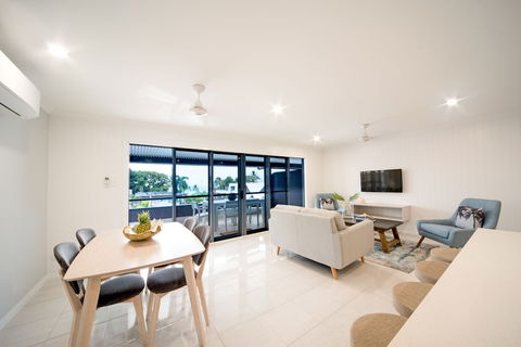 Airlie On Main Street Airlie Beach - Accommodation NSW 5