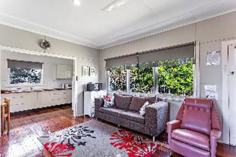 1 Bedroom House Government Road No. 102 PET FRIENDLY - Accommodation NSW 1