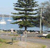 3 Bedroom House at Sandy Point Road 151 - Accommodation NSW
