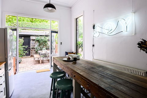 Adderley A Striking 1880s Restored Victorian - Accommodation NSW 5