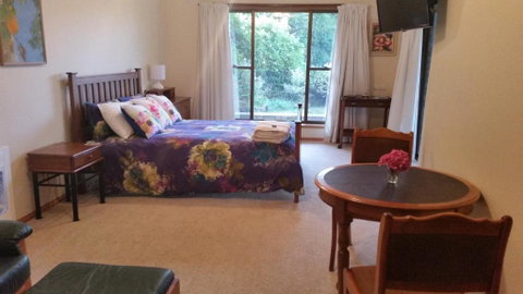 Beezneez B & B - Accommodation NSW 2