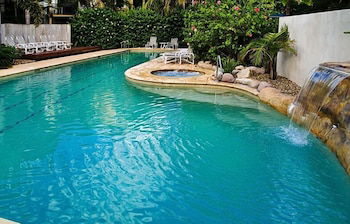 Nobby Beach QLD Accommodation NSW