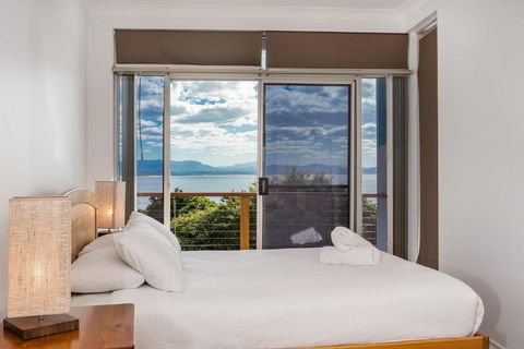 13 Brownell Drive Wategos Beach Beach House - Accommodation NSW 2