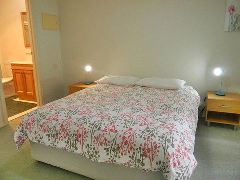 LAKESIDE2 - Accommodation NSW 4