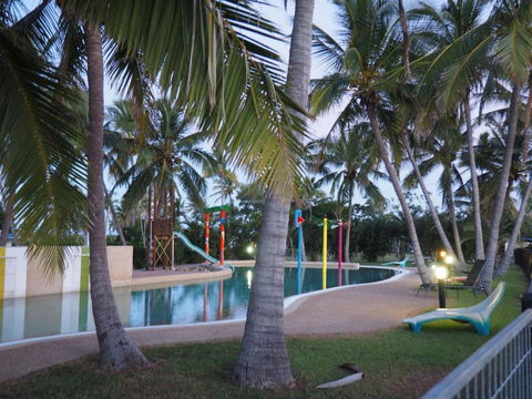 Bowen Holiday Park - Accommodation NSW 4