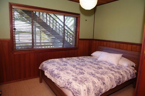 LaMaison De Shines 13 Dulconghi Street - Accommodation NSW 1