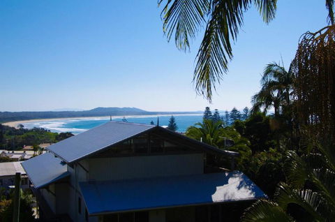 LaMaison De Shines 13 Dulconghi Street - Accommodation NSW 5