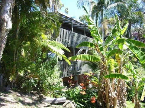 LaMaison De Shines 13 Dulconghi Street - Accommodation NSW 3