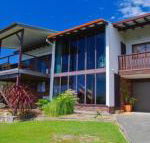 Barrels Beach House 28 Dulconghi Street - Accommodation NSW