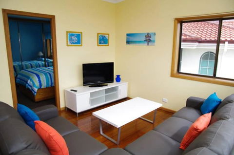 Endeavour 10 Dulconghi Street - Accommodation NSW 1