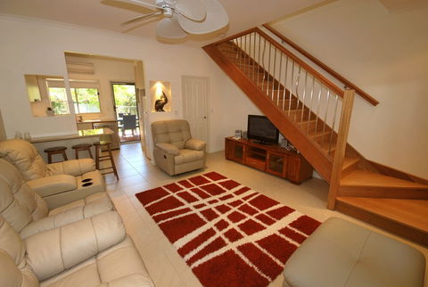 Florida Unit 4 Shoal Bay - Accommodation NSW 5
