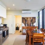 ON TOP Of THE WORLD BEST VIEWS In MELBOURNE !! - Accommodation NSW 0