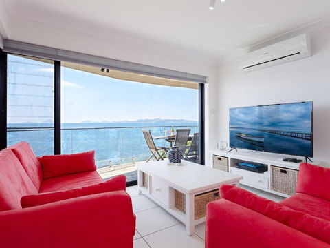 2 Lanimer 14 Mitchell Street Beautiful Waterfront Property With Spectacular Views - Accommodation NSW 6