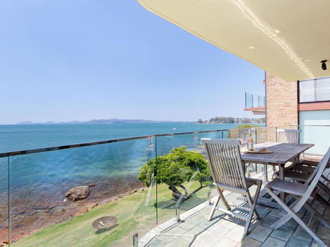 2 Lanimer 14 Mitchell Street Beautiful Waterfront Property With Spectacular Views - Accommodation NSW 1