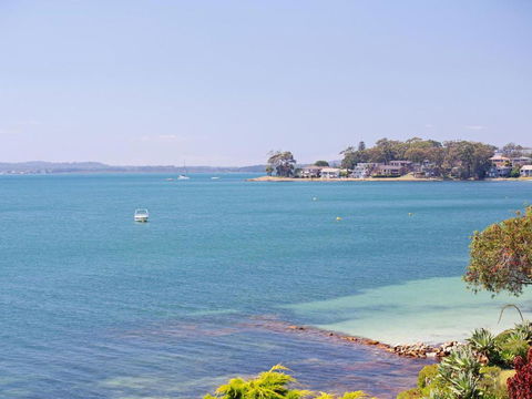 2 Lanimer 14 Mitchell Street Beautiful Waterfront Property With Spectacular Views - Accommodation NSW 3