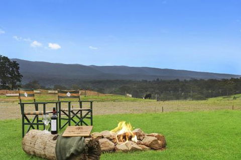 TINY HOME......BIG Views - Accommodation NSW 4