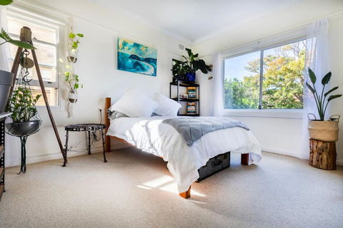 Beautiful Beach Home In Superb Location - Accommodation NSW 2