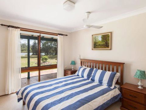 11 Bay Street Waterfront Holiday - Accommodation NSW 6