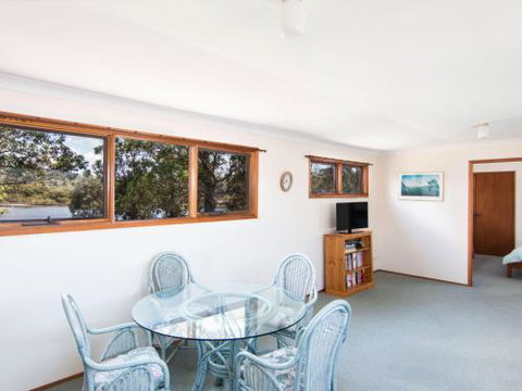11 Bay Street Waterfront Holiday - Accommodation NSW 3