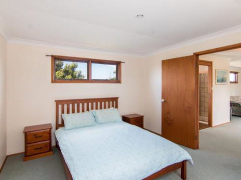 11 Bay Street Waterfront Holiday - Accommodation NSW 2