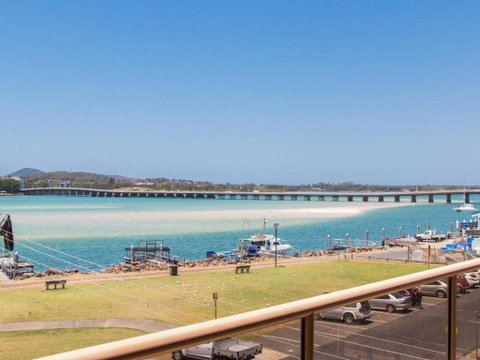 Shoreline 7 With 180 Degree Water Views - Accommodation NSW 1