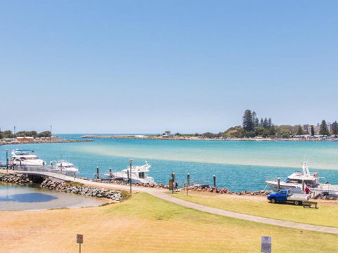 Shoreline 7 With 180 Degree Water Views - Accommodation NSW 5