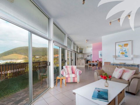 SeaCrest On Blueys Beach - Accommodation NSW 4