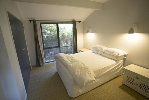 LOCKINGTON - Accommodation NSW 4