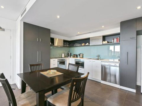 LORNE CHALET APARTMENT 36 Central Location - Accommodation NSW 6