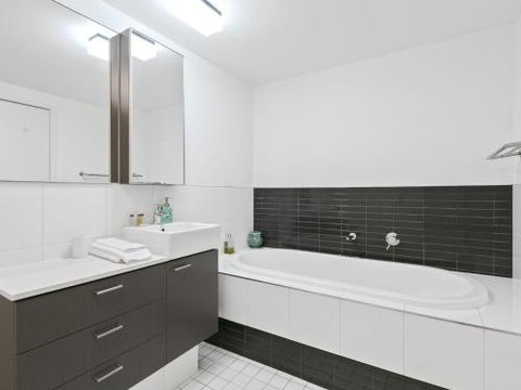 LORNE CHALET APARTMENT 36 Central Location - Accommodation NSW 2