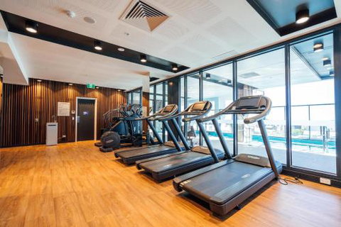 A Cut Above The West Pool Rooftop Bar Gym Wifi - Accommodation NSW 2