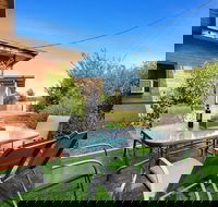 The Gazebo Place - Spacious 4 Bedroom near Murray River - Accommodation NSW