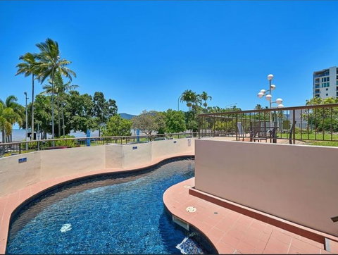 Cairns Ocean View Apartment In Aquarius - Accommodation NSW 2
