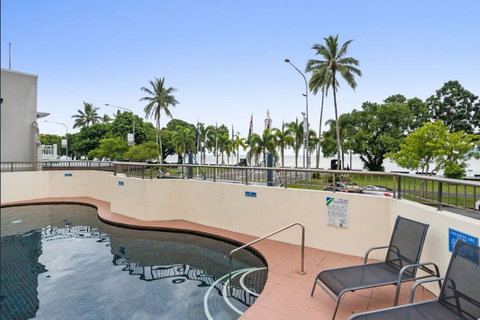 Cairns Ocean View Apartment In Aquarius - Accommodation NSW 3