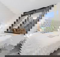 HomeHotel Stylish Apt next to Train  Westfield - Accommodation NSW