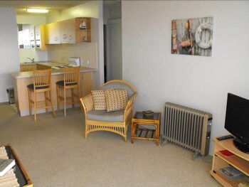 Oceanic Unit 14 - Accommodation NSW 4