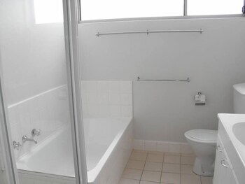 Oceanic Unit 14 - Accommodation NSW 3