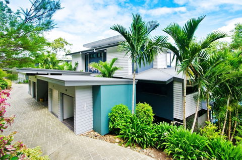 Villa 16 The Edge Oceanfront Deluxe 3 Bedroom Near Marina With Golf Buggy - Accommodation NSW 0