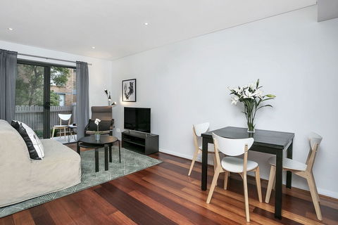 Contemporary Garden Apartment SINC1 - Accommodation NSW 6