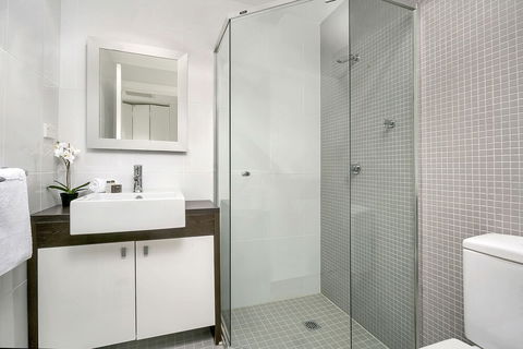 Contemporary Garden Apartment SINC1 - Accommodation NSW 1