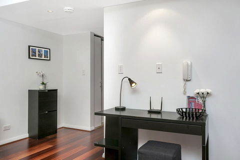 Contemporary Garden Apartment SINC1 - Accommodation NSW 2