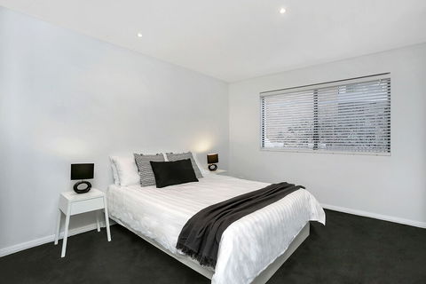 Contemporary Garden Apartment SINC1 - Accommodation NSW 3
