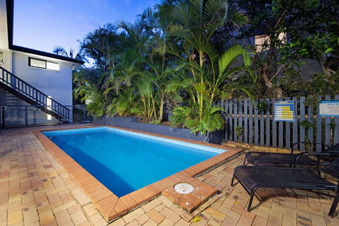 Sardinia 7 Bedroom Waterfront House - Q Stay - Accommodation NSW 3